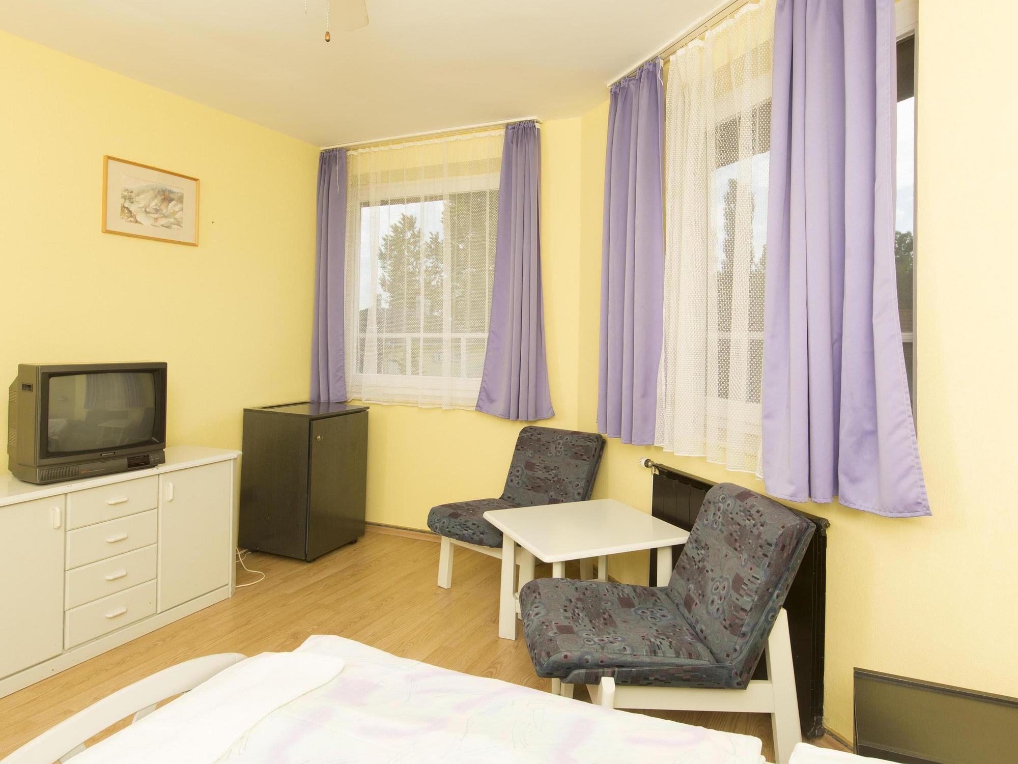 Hotel Francoise Balatonlelle Buitenkant foto